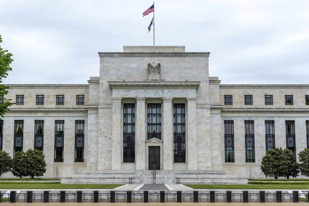 Lãi suất Fed giữ nguyên không đổi ở mức 5,25-5,5%